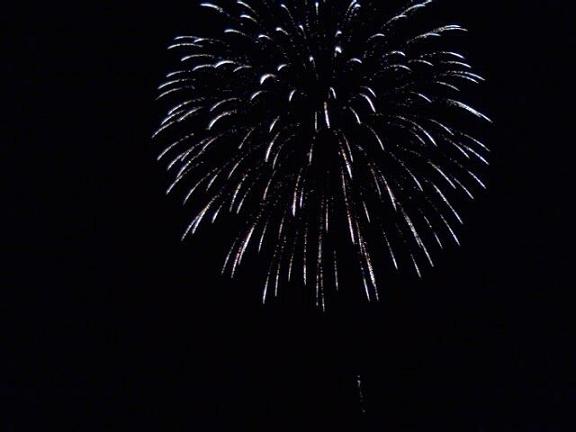 Panhandle Post takes this opportunity to salute the Alliance Jaycees who offered up a spectacular fireworks show last night at Laing Park. Several facebook posts late last night and this morning compliment the Jaycees as holding one of the best fireworks show they have ever held. If you haven't donated to the fireworks show, you can still do so by sending a check to the Jaycees at Post Office Box 421 in Alliance. The Jaycees will also be hosting a Heritage Days Beer Garden on July 18, 19 and 20 at Ken and Dale's Restaurant parking lot. Proceeds from the beer garden will be used to pay for the 2014 fireworks show.