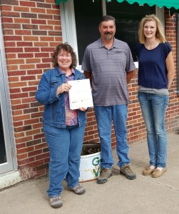Left – Nebraska Extension Educator, Jenny Nixon Middle – Chad Propp, 21st Century Equipment, Alliance, NE Right – Nebraska Extension Educator, Meredith Bremer  